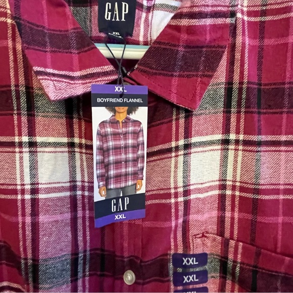 GAP Women's Pink and White Plaid Button-Down Shirt - Picture 9 of 9